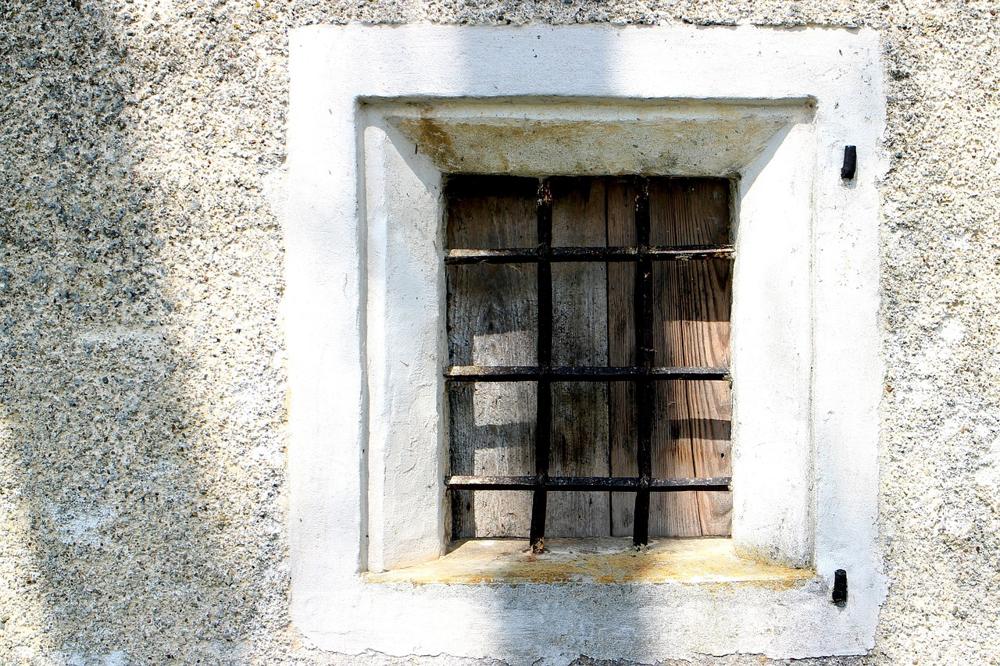 window security-a6d02588a0844ef196d0287486a684ce.jpg window security